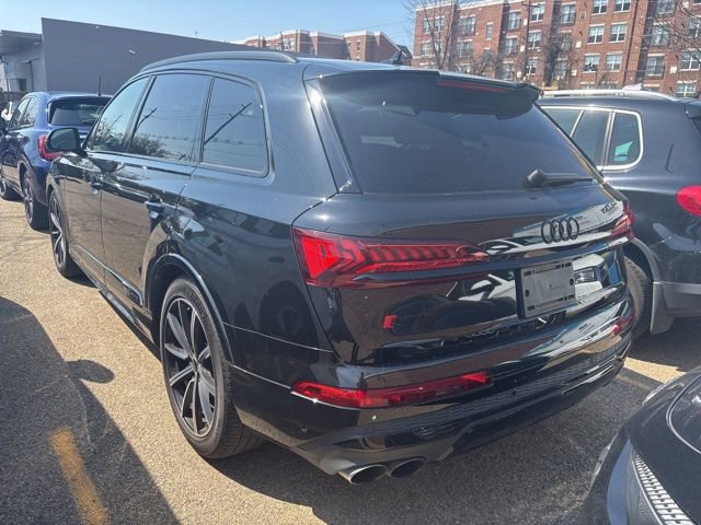 Certified 2022 Audi SQ7 Premium Plus w/ SQ7 Executive Package image 7