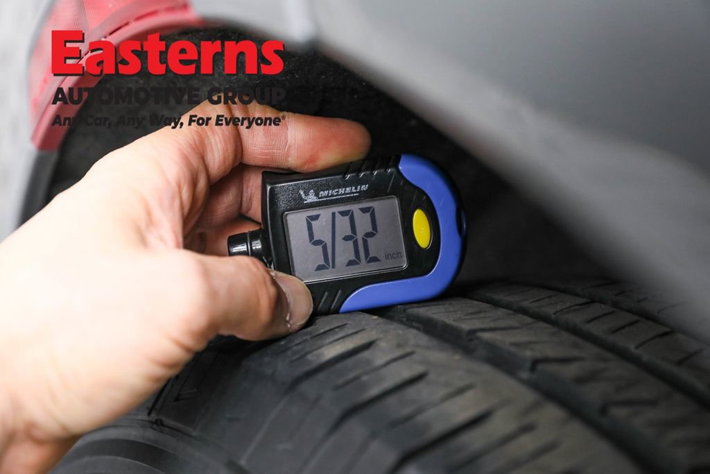 Used 2022 Chrysler Pacifica Touring-L image 30