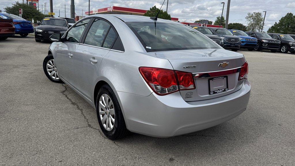 Used 2011 Chevrolet Cruze LS w/ Connectivity Package FWD image 7