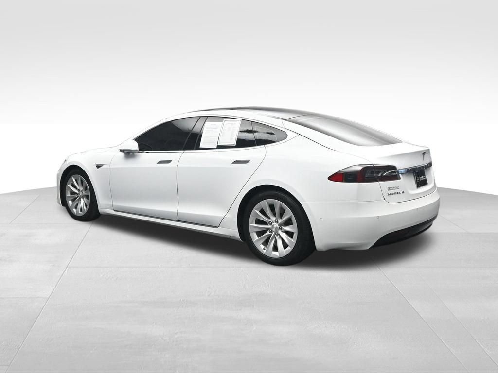 Used 2016 Tesla Model S 60D AWD/4WD image 3