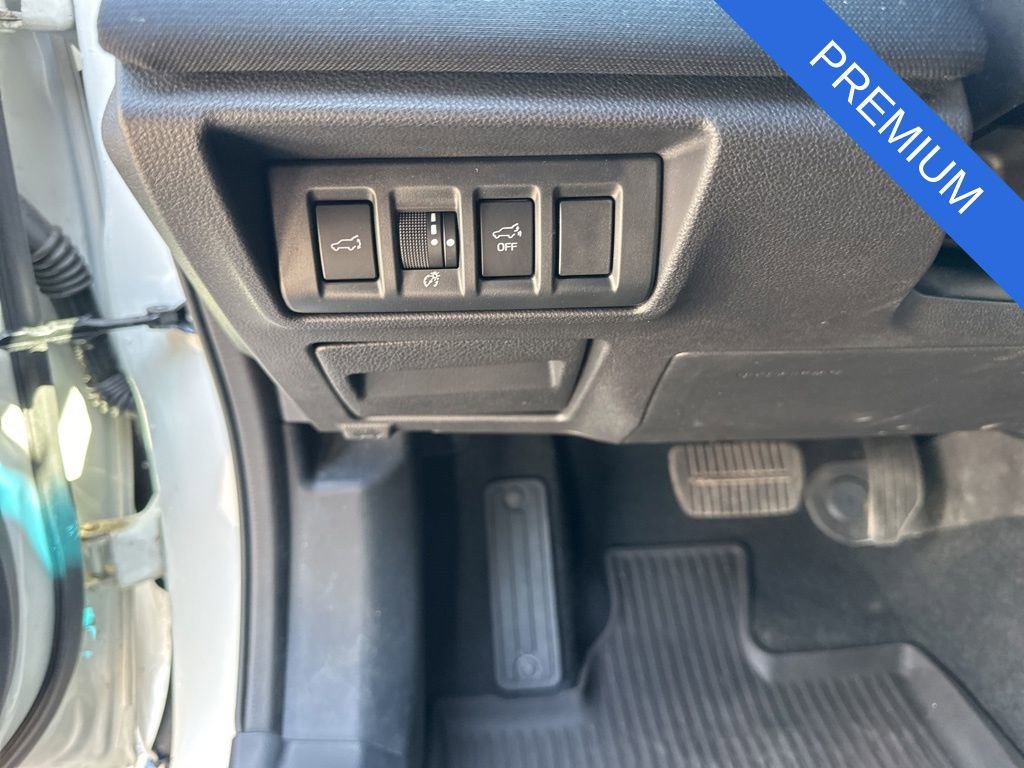Used 2022 Subaru Outback Premium image 11