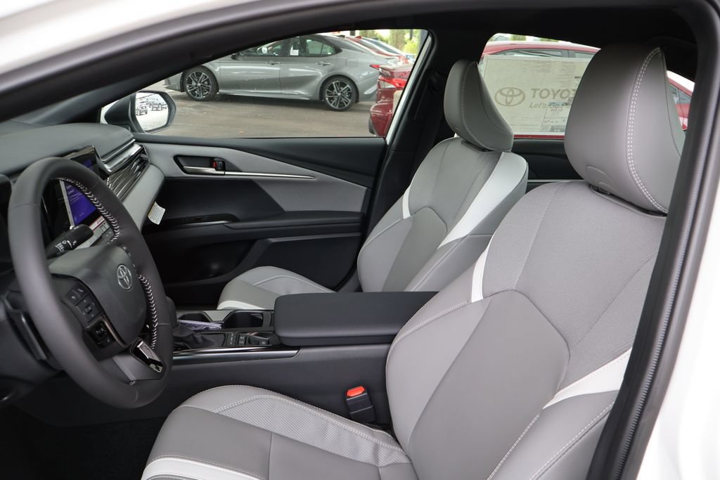 New 2026 Toyota Camry SE w/ Convenience Package AWD/4WD image 6