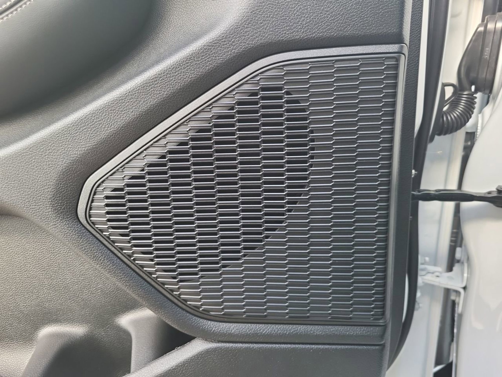 New 2025 Jeep Grand Cherokee L Altitude image 18