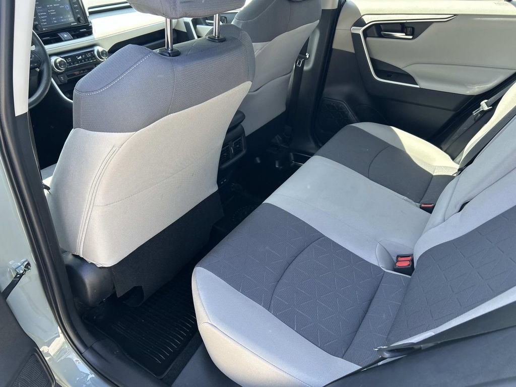 Used 2022 Toyota RAV4 XLE w/ Convenience Package FWD image 21