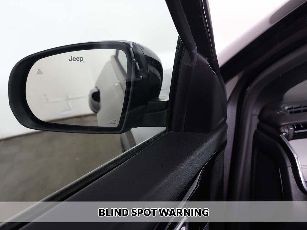 Used 2023 Jeep Compass Limited image 4