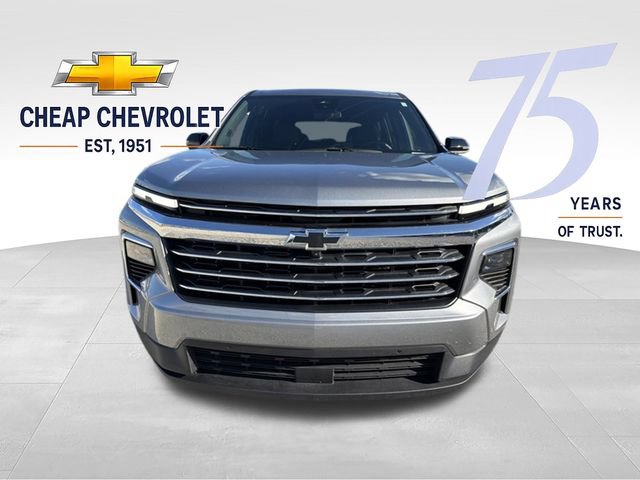 Used 2025 Chevrolet Traverse LT w/ Enhanced Driving Package AWD/4WD image 2