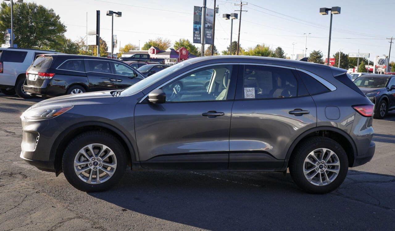 Used 2022 Ford Escape SE w/ Cold Weather Package image 6