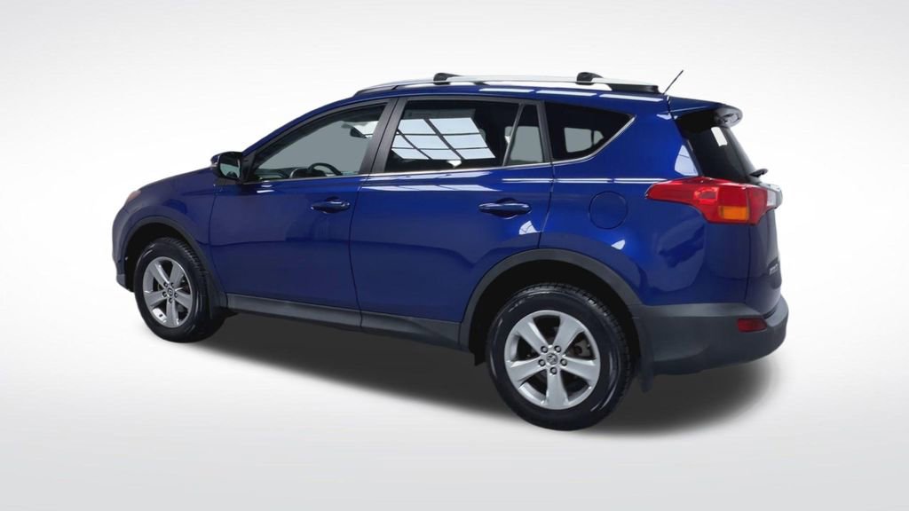 Used 2015 Toyota RAV4 XLE AWD/4WD image 6