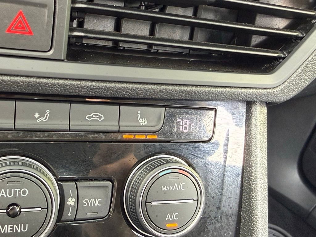 Used 2019 Volkswagen Jetta SEL w/ Cold Weather Package image 23