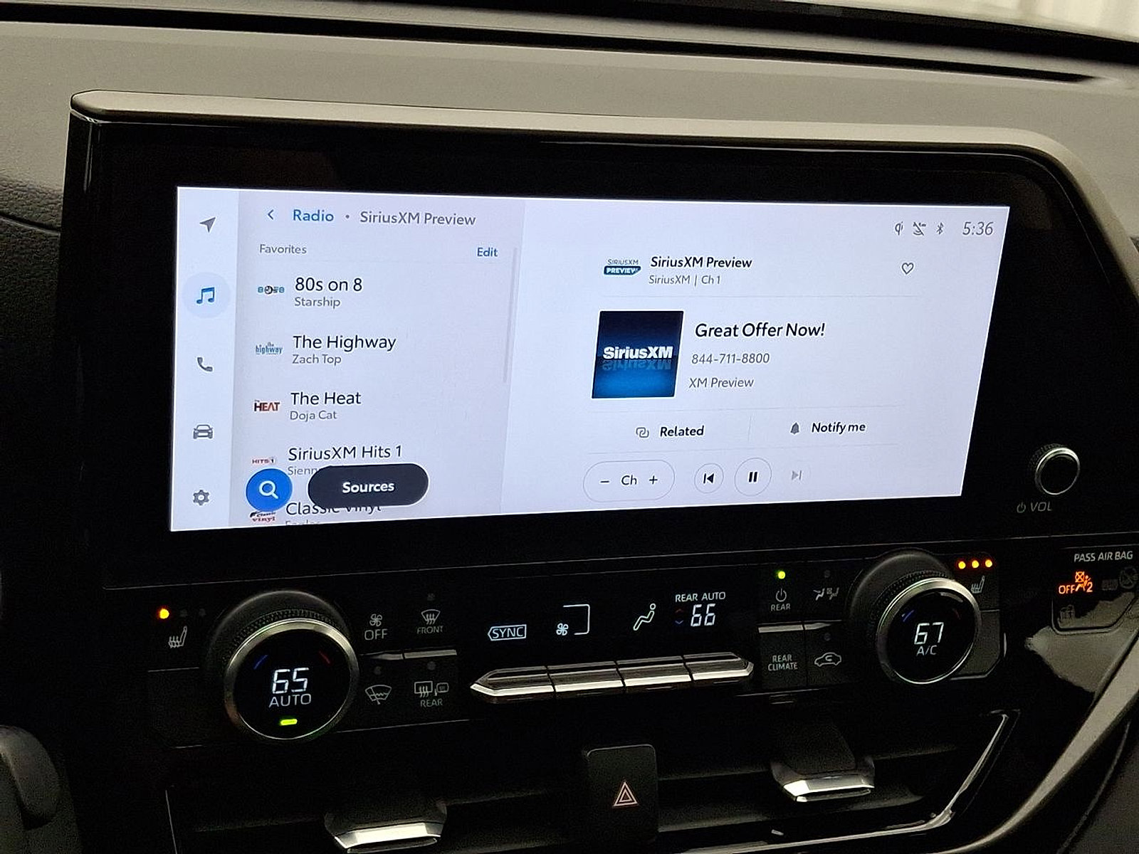 Certified 2024 Toyota Highlander XLE image 14