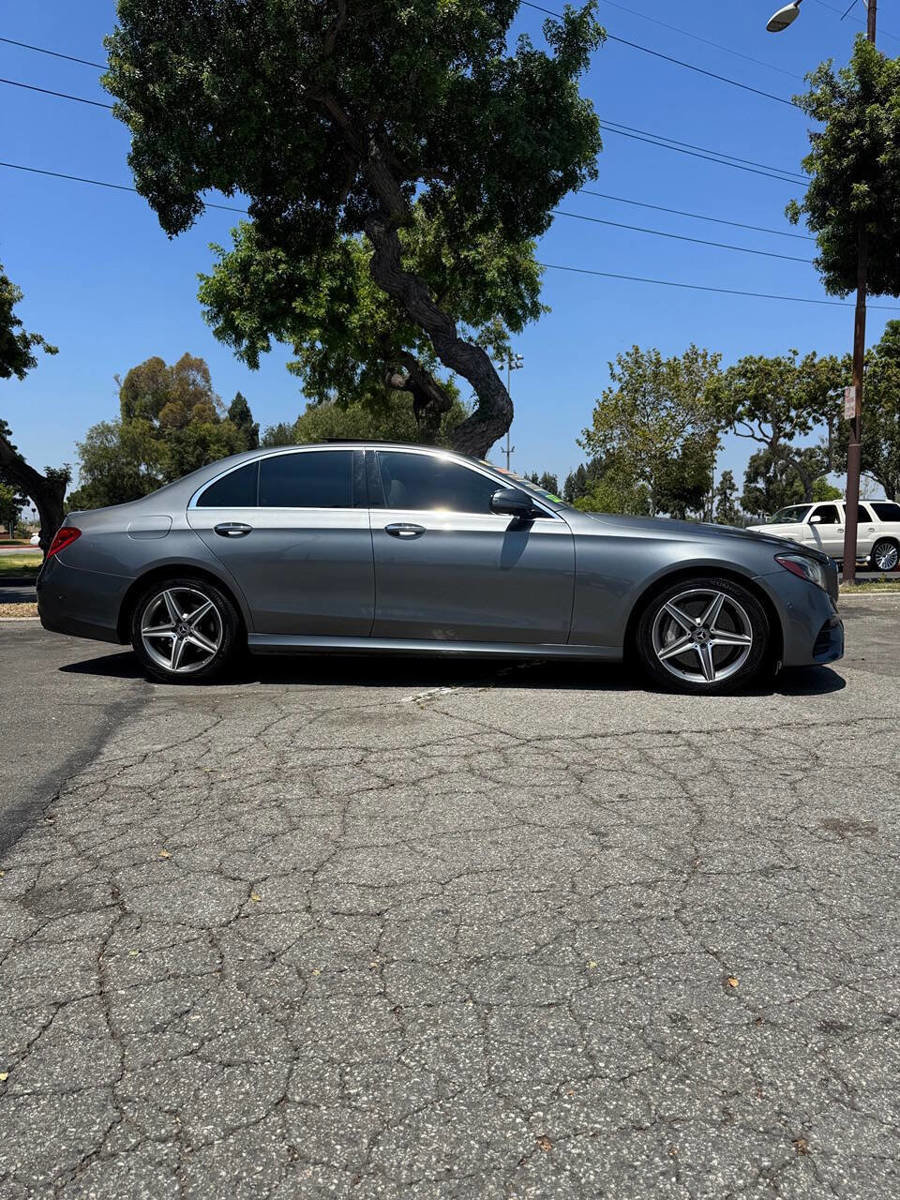 Used 2018 Mercedes-Benz E 300 image 6