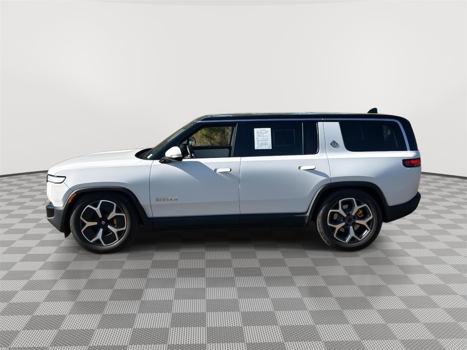 Used 2024 Rivian R1S Adventure image 42
