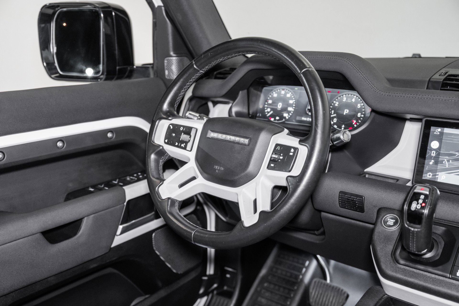 Used 2022 Land Rover Defender 110 X-Dynamic SE image 37