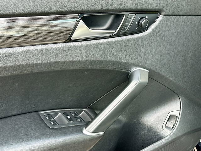 Used 2021 Volkswagen Passat 2.0T R-Line image 18