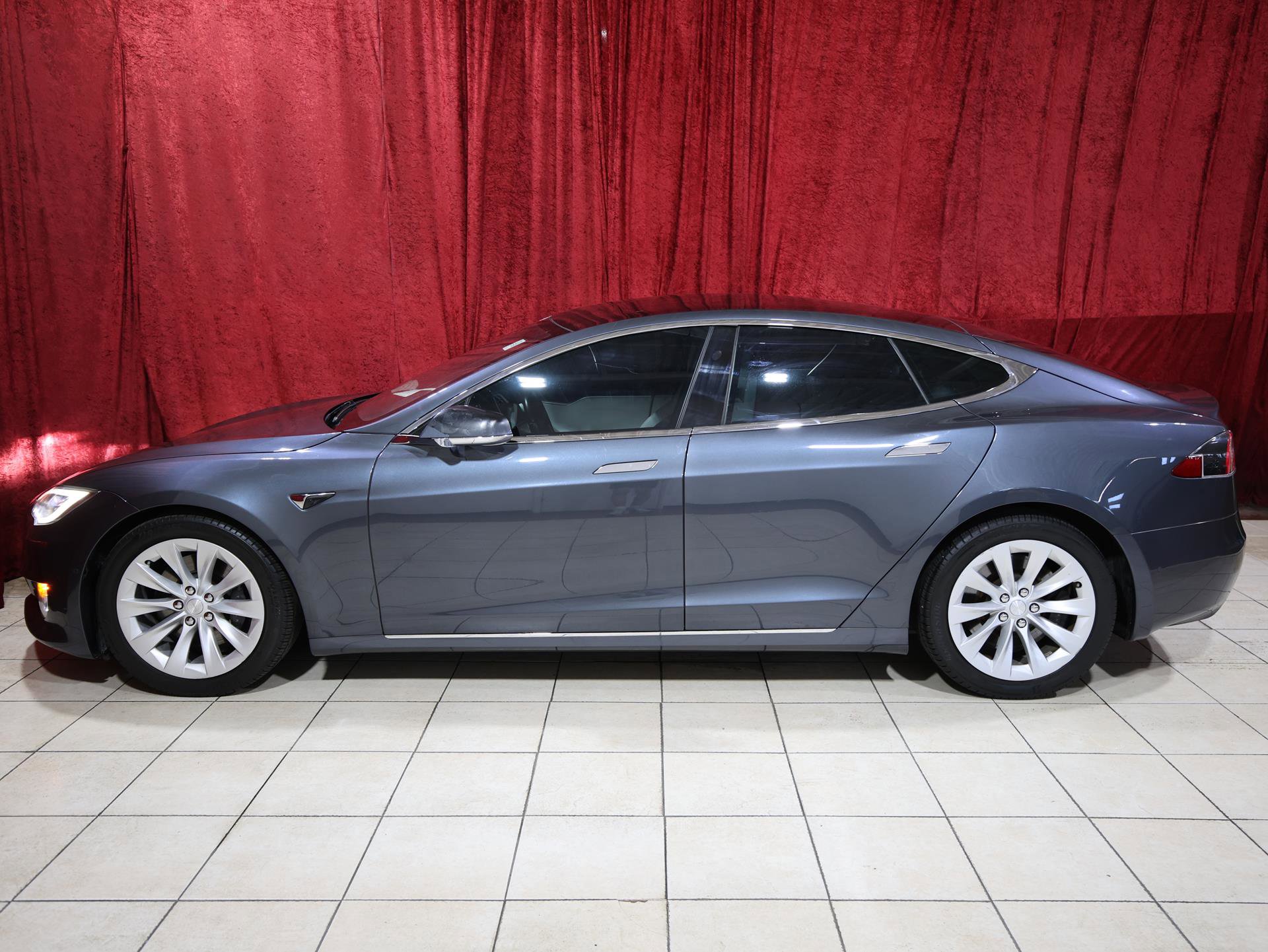 Used 2017 Tesla Model S 75D AWD/4WD image 4