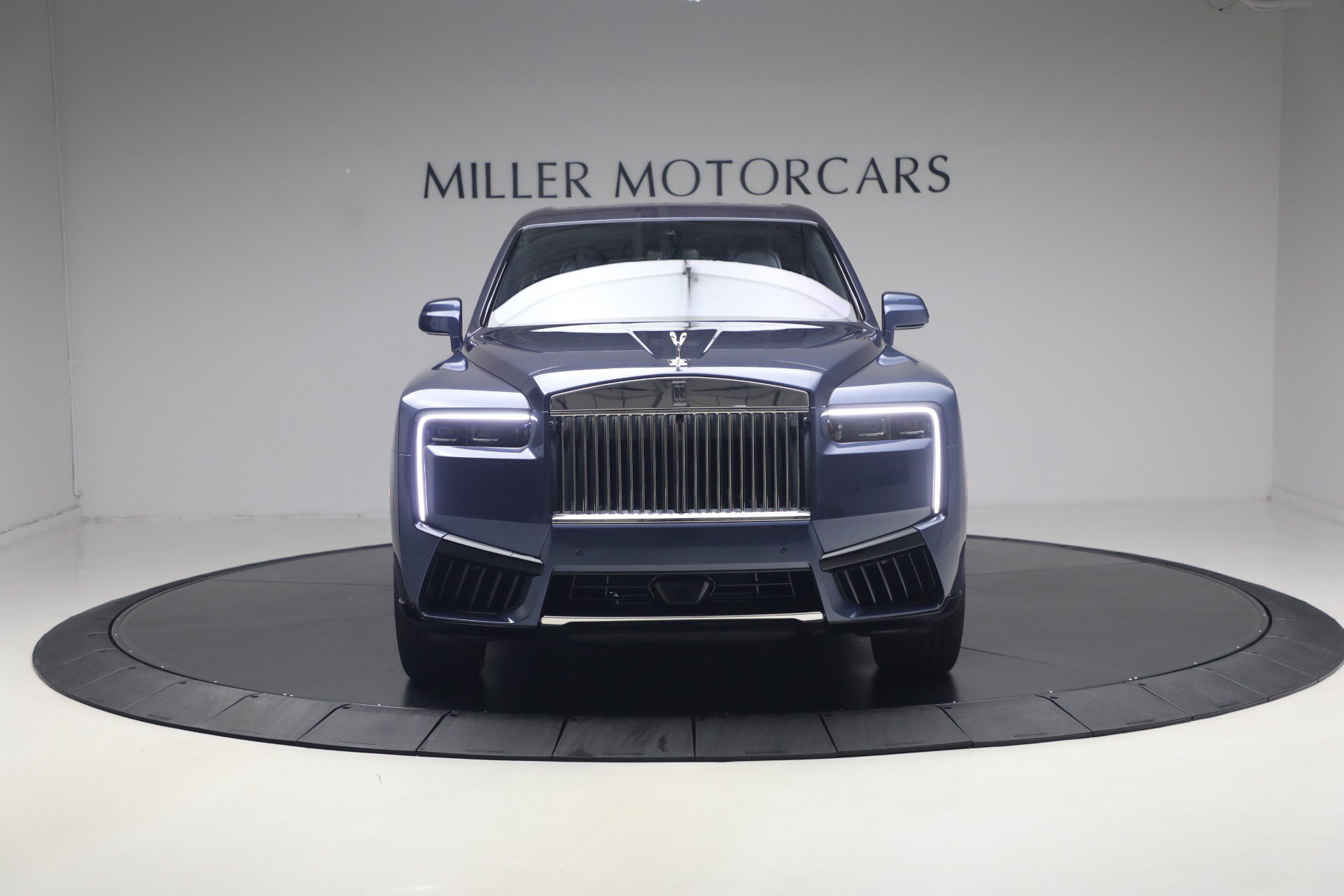 Certified 2025 Rolls-Royce Cullinan AWD/4WD image 9