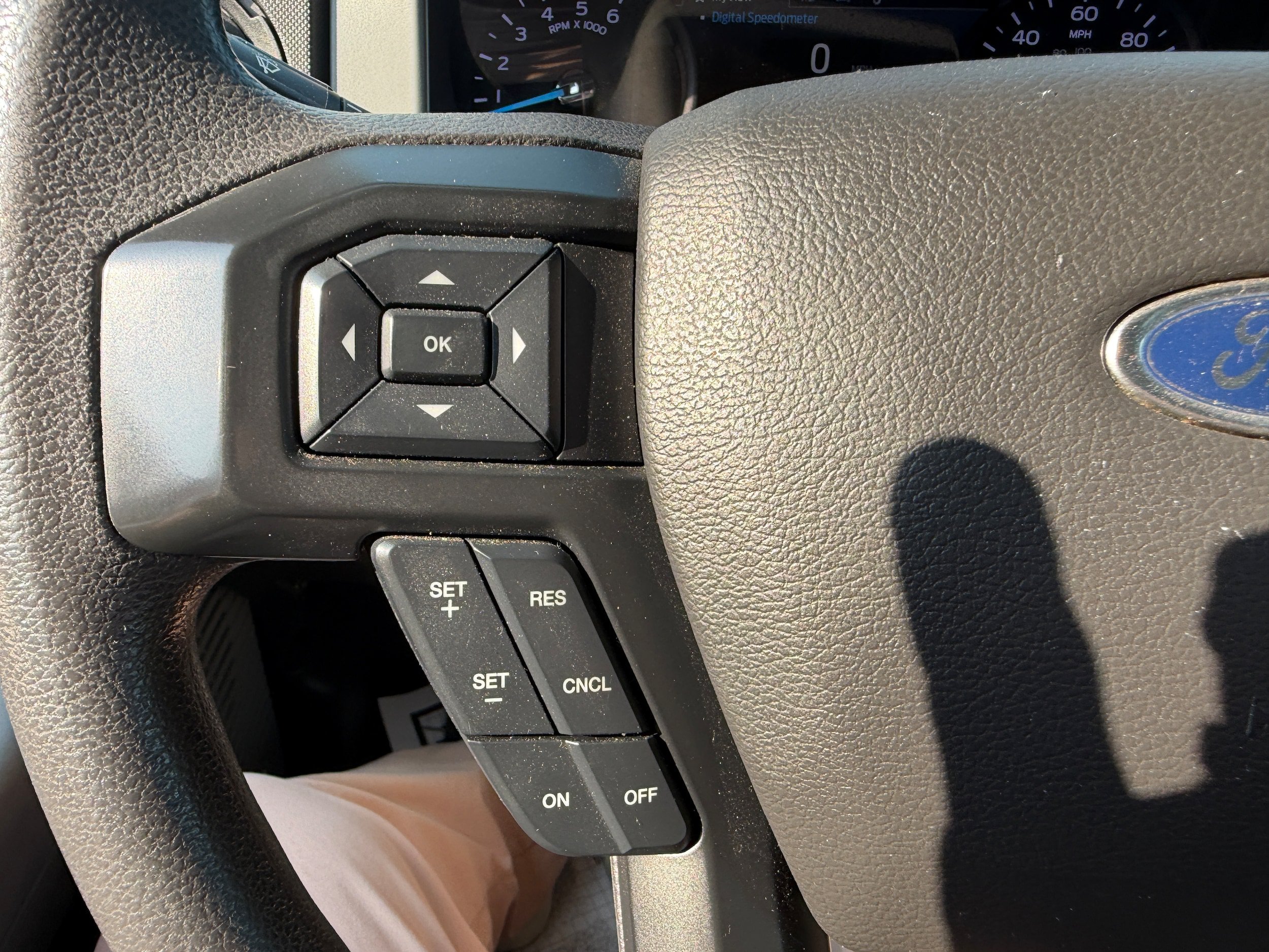 Used 2022 Ford F650 2WD Regular Cab Super Duty image 9