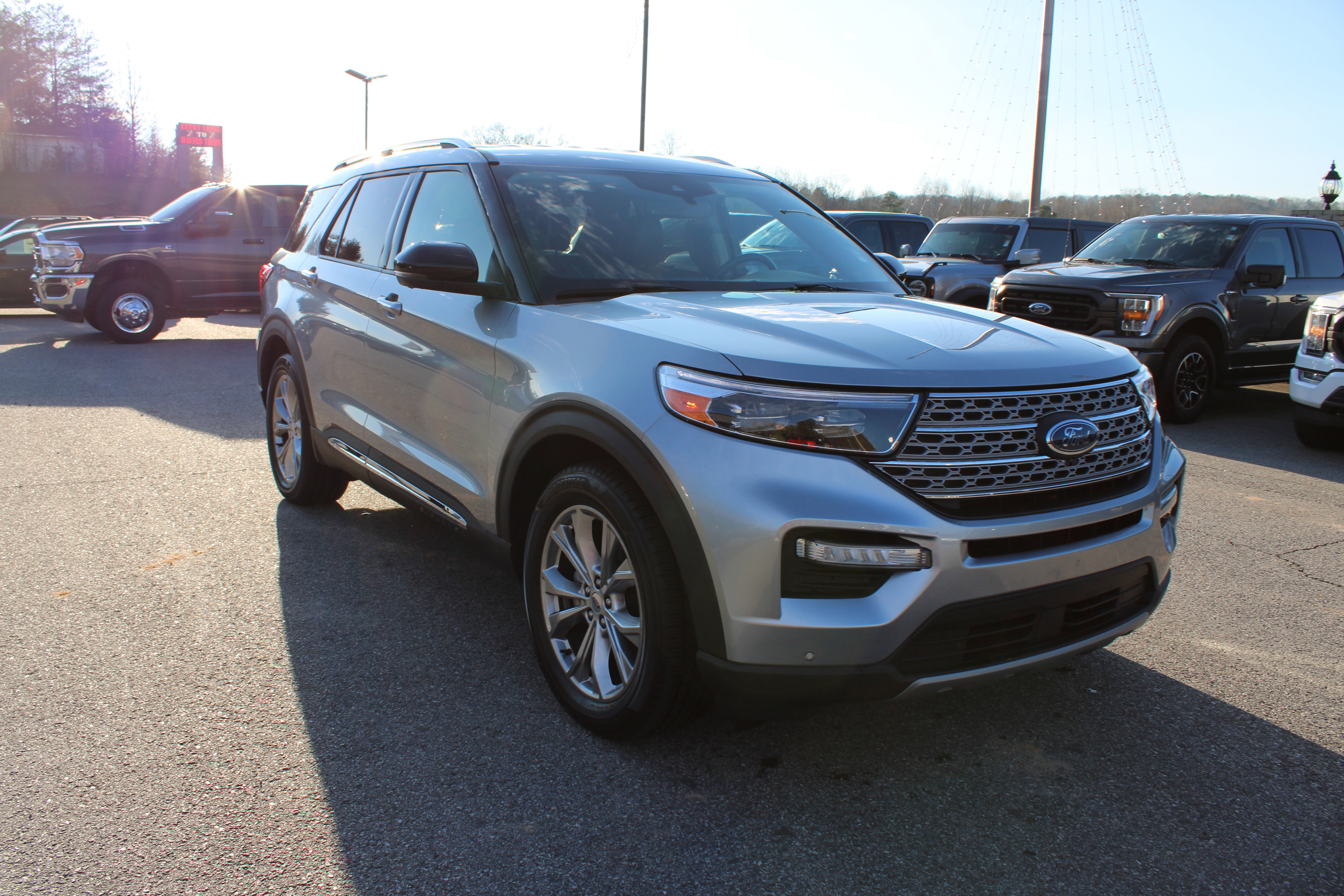 Used 2021 Ford Explorer Limited w/ Equipment Group 301A video 4