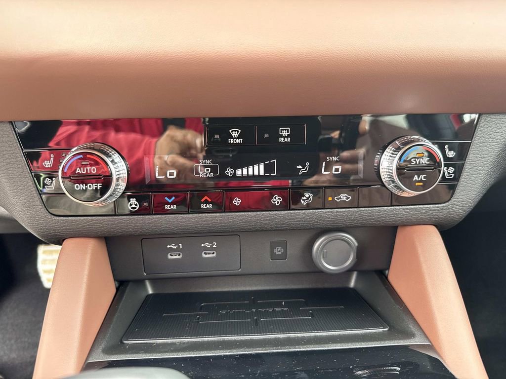 New 2026 Mitsubishi Outlander SEL image 31