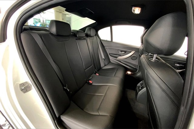 Used 2017 BMW 320i Sedan image 26