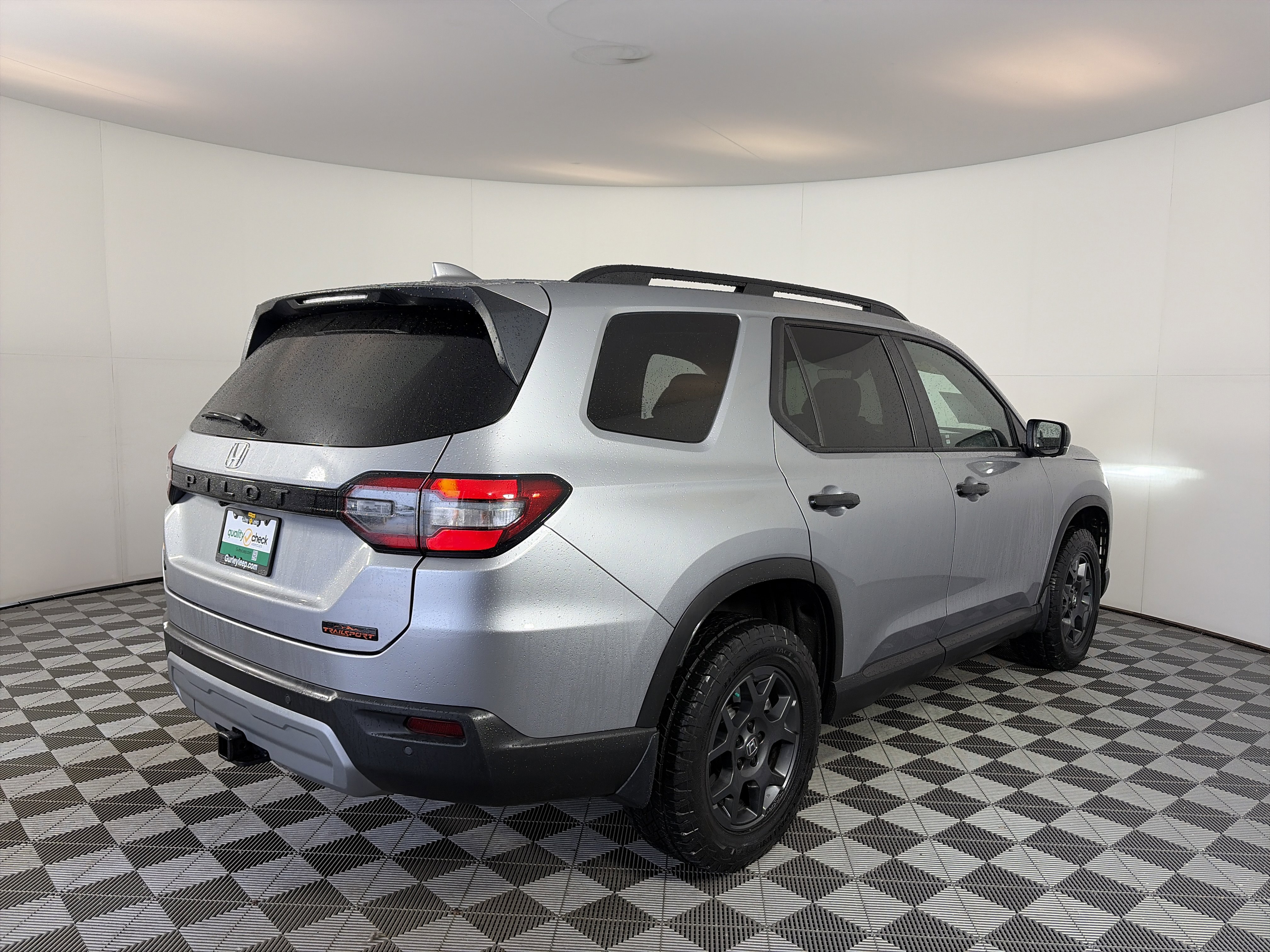 Used 2025 Honda Pilot TrailSport image 7