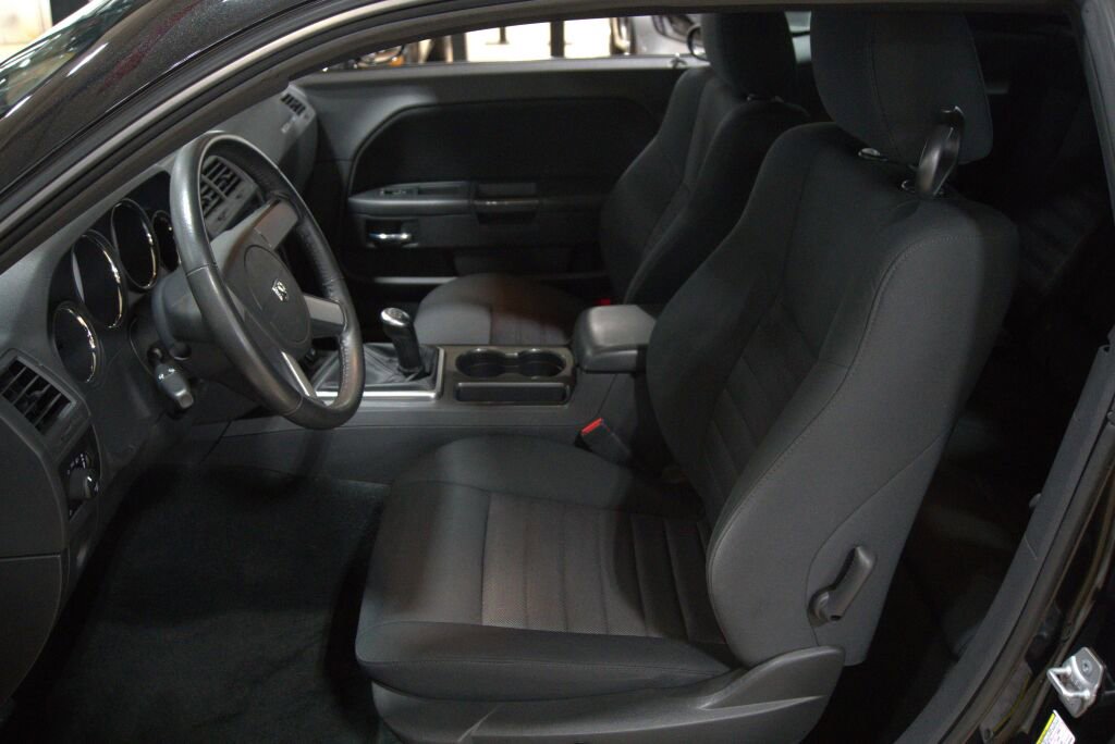 Used 2009 Dodge Challenger R/T image 32