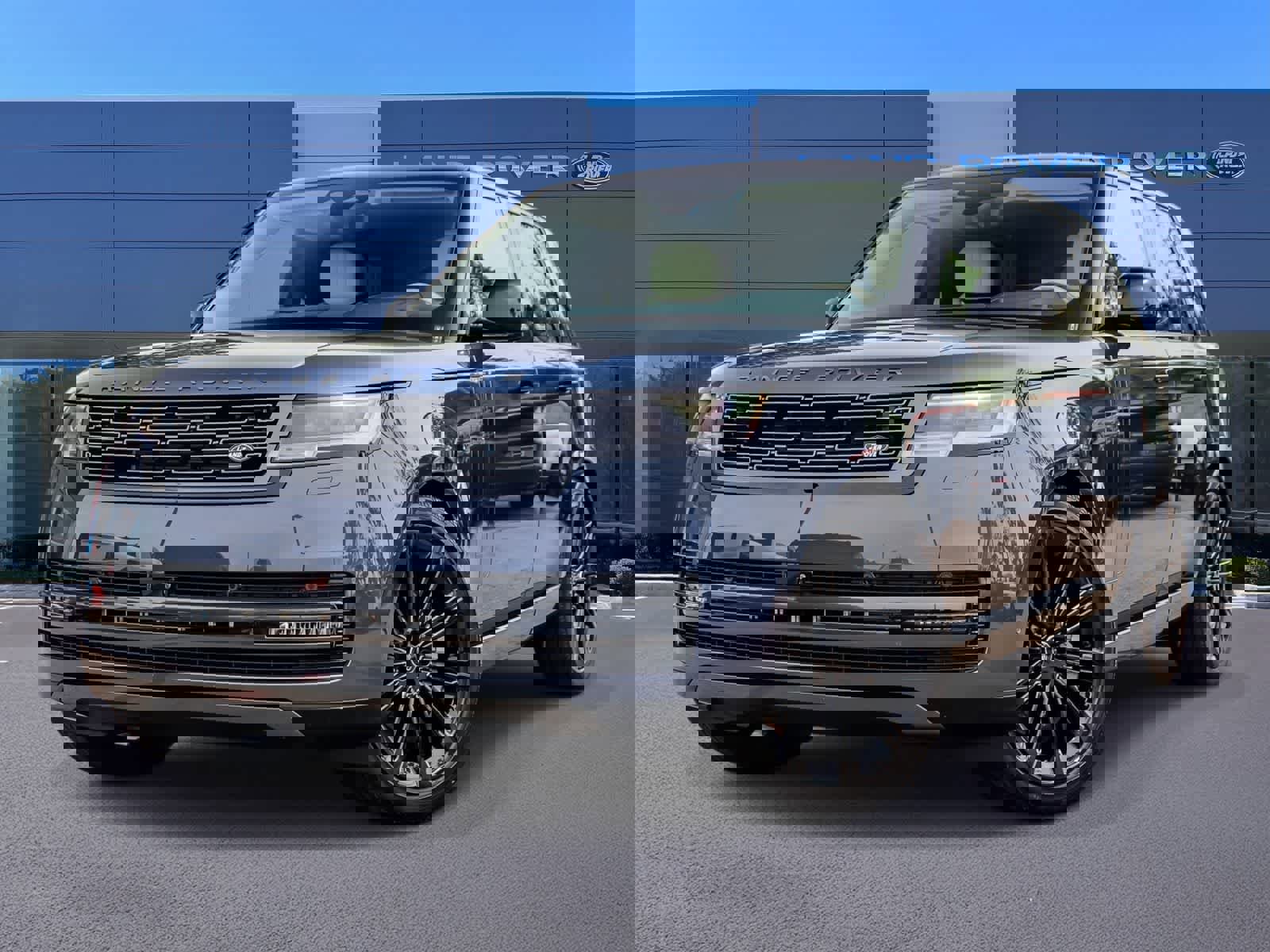 Used 2025 Land Rover Range Rover SE image 1