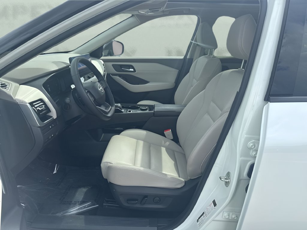 Used 2025 Nissan Rogue SL w/ Tech Package AWD/4WD image 9