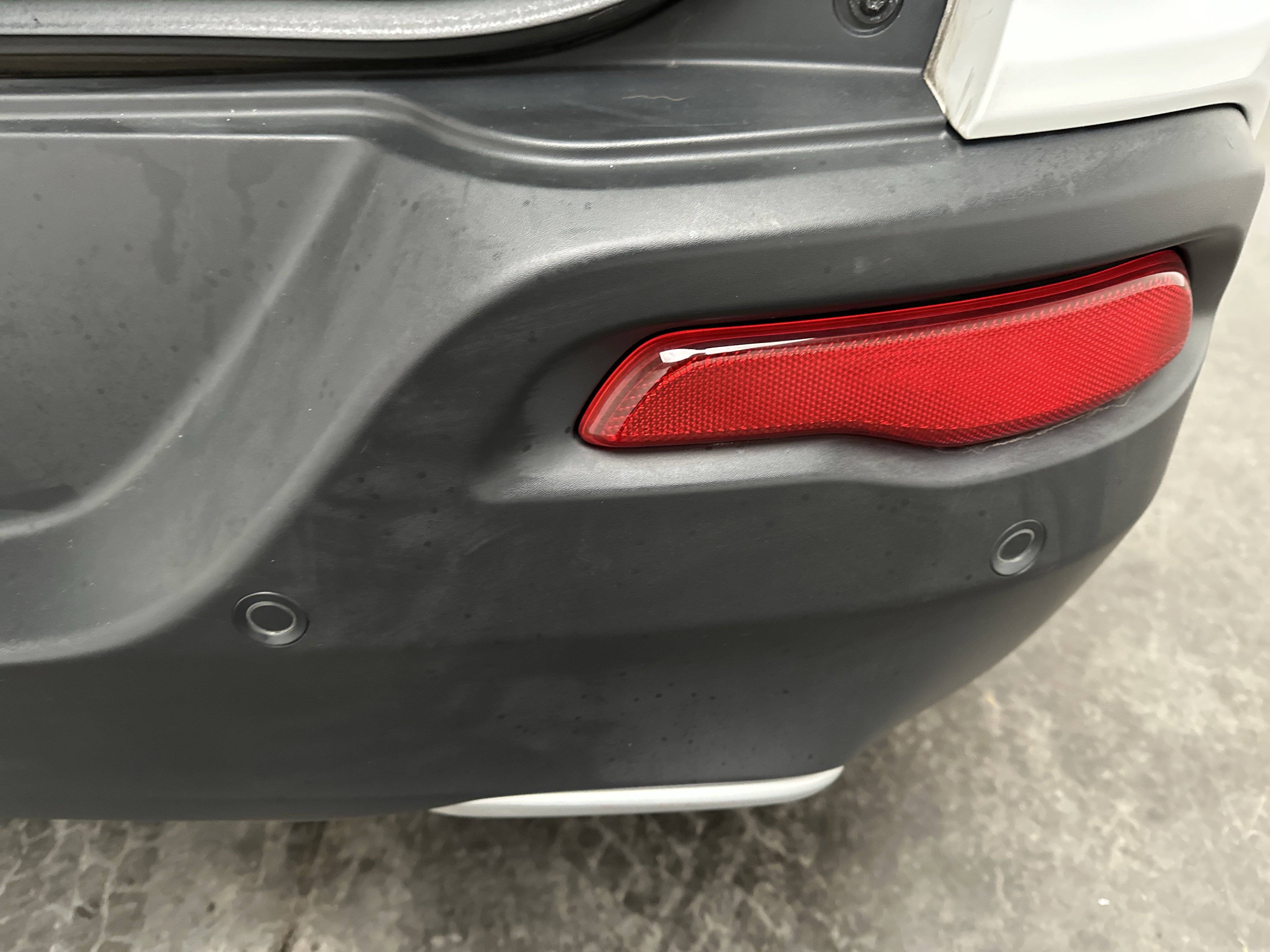 Used 2018 Jeep Cherokee Limited image 13