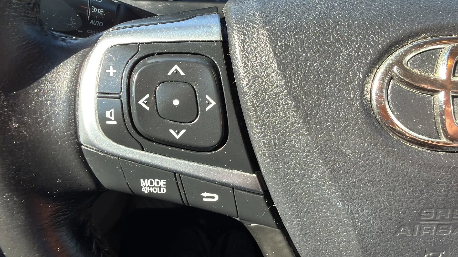 Used 2016 Toyota Camry XLE w/ Moonroof Package FWD image 12