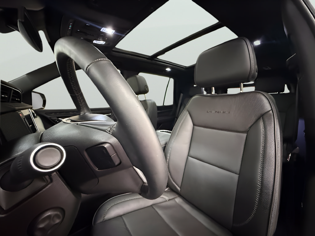 Used 2023 GMC Yukon Denali AWD/4WD image 10