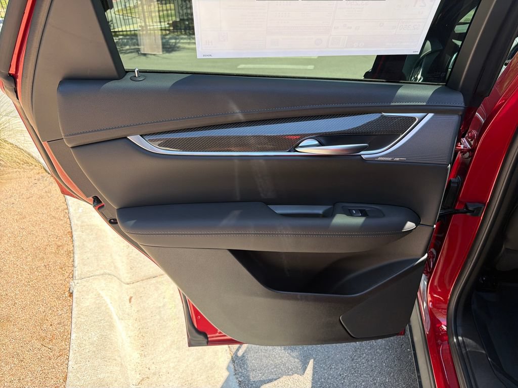 New 2026 Cadillac XT5 Sportv w/ LPO, Floor Liner Package AWD/4WD image 32