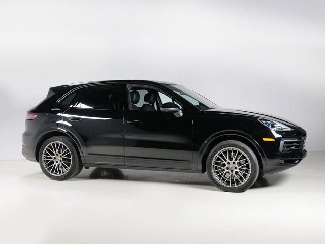 Certified 2023 Porsche Cayenne Platinum Edition image 8