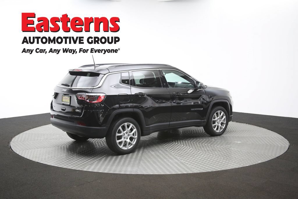 Used 2024 Jeep Compass Latitude AWD/4WD image 40