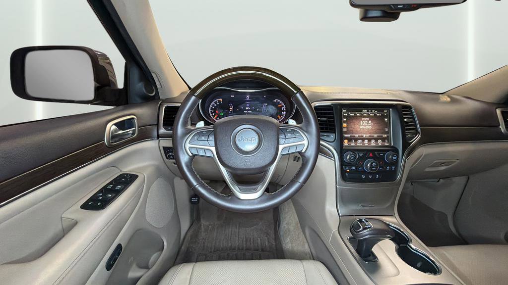 Used 2015 Jeep Grand Cherokee Overland image 16