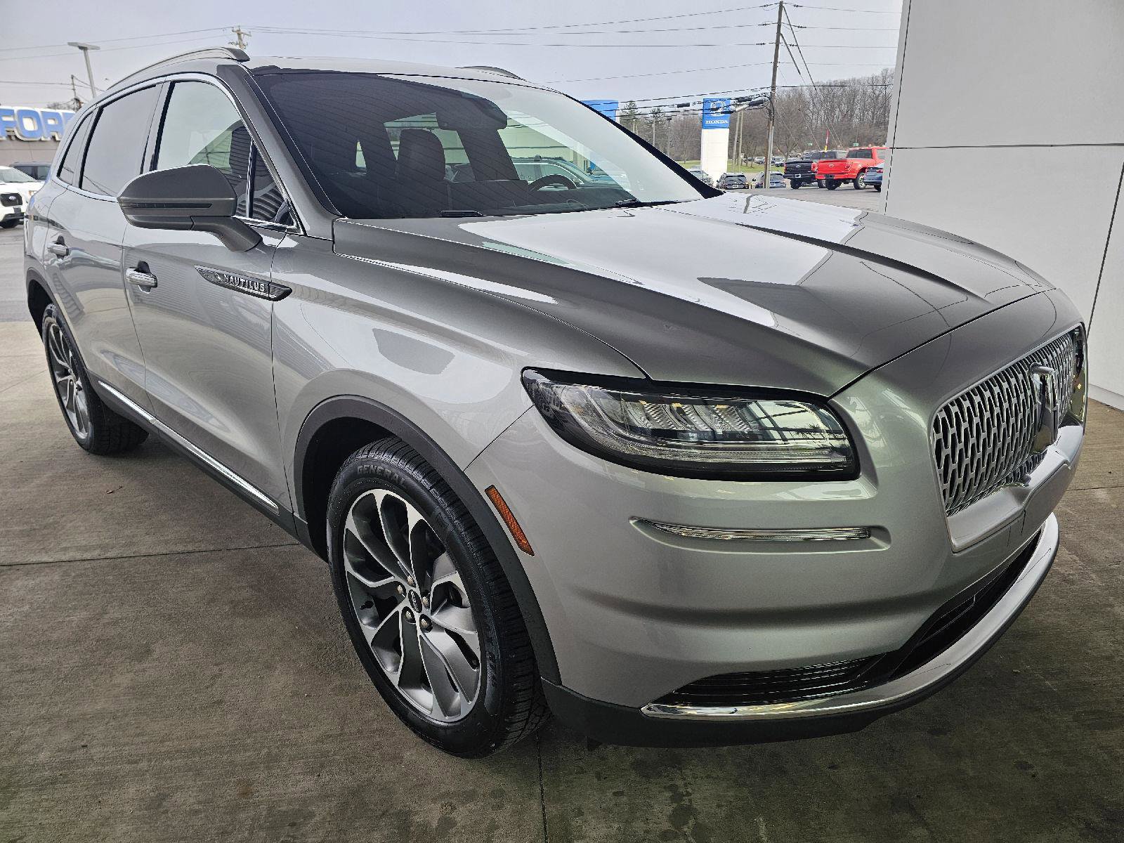 Used 2022 Lincoln Nautilus Reserve AWD/4WD image 7