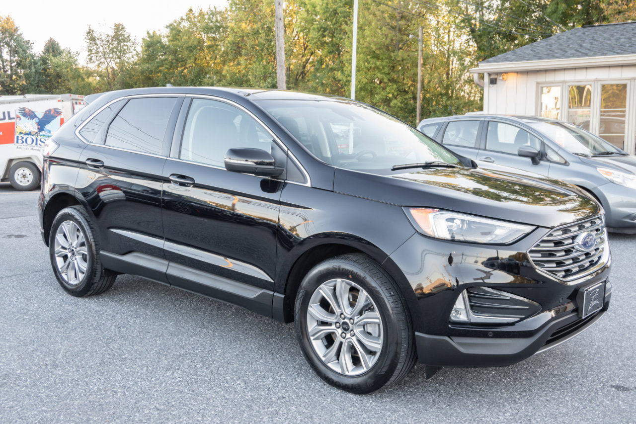 Used 2024 Ford Edge Titanium image 4