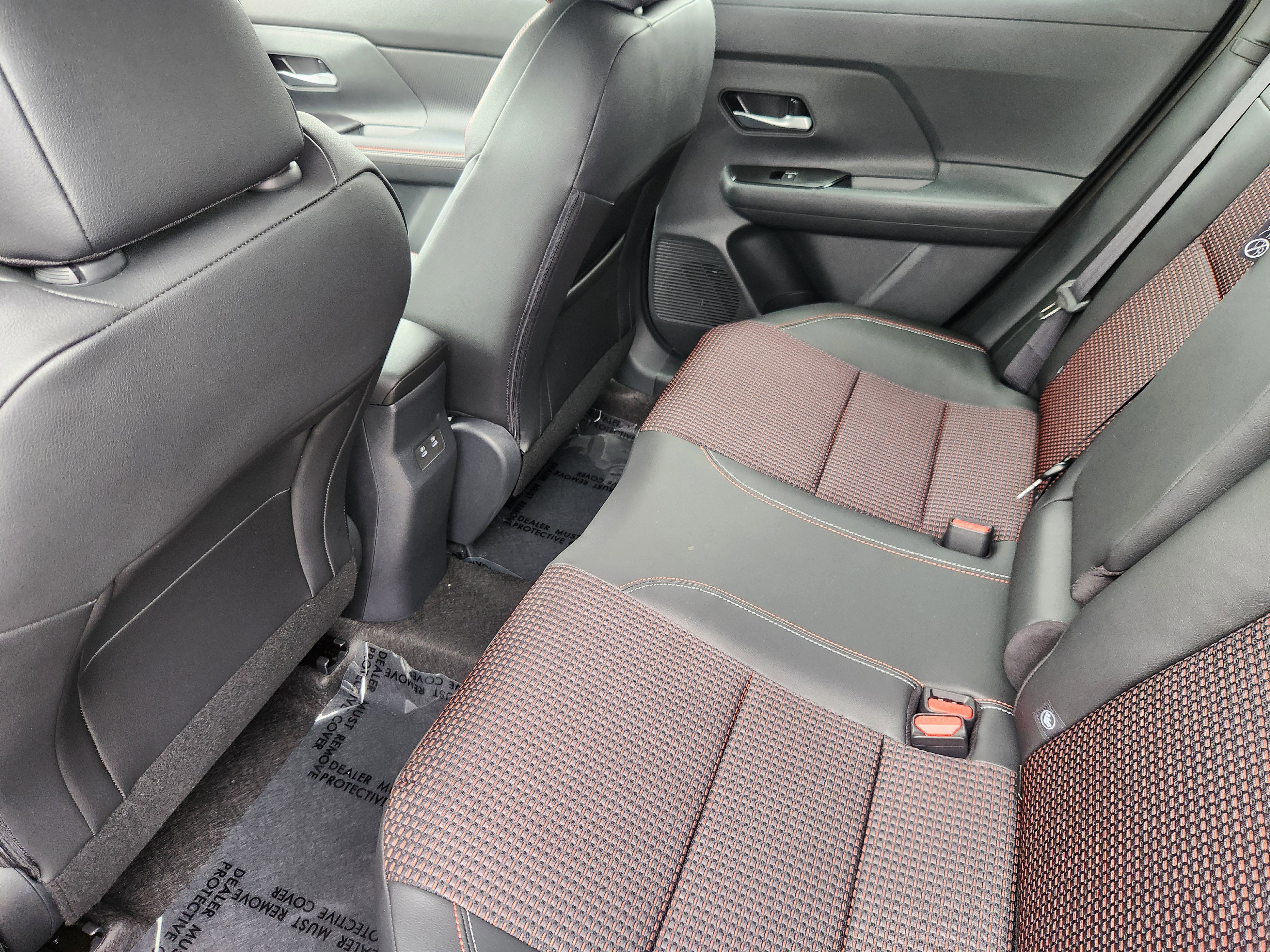 New 2026 Nissan Kicks SR w/ Cold Weather Package AWD/4WD image 9