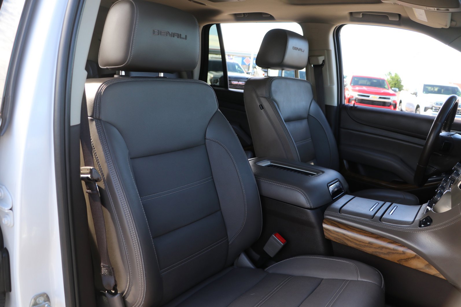 Used 2019 GMC Yukon Denali w/ Denali Ultimate Package image 38