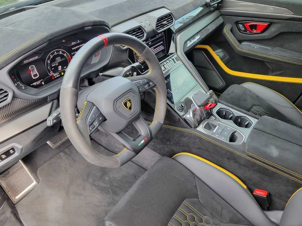 Used 2023 Lamborghini Urus Performante AWD/4WD image 22