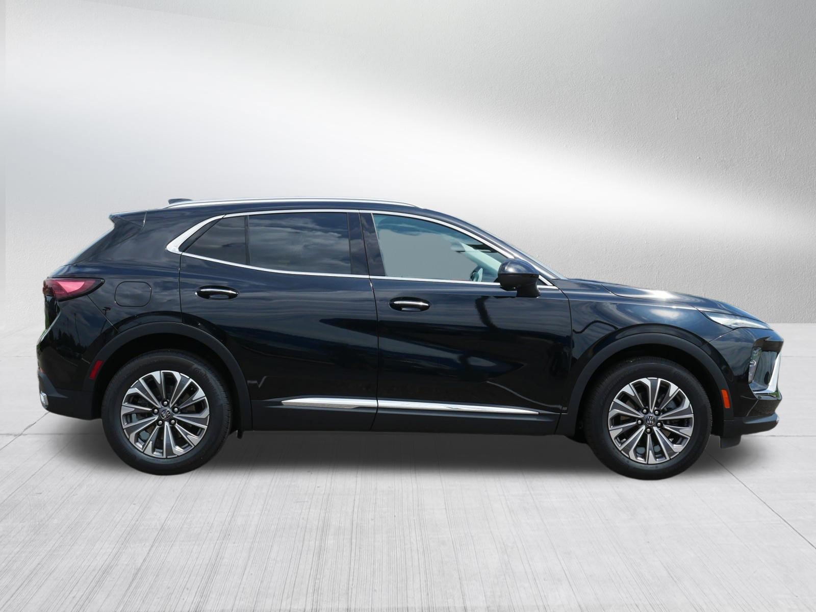 Used 2025 Buick Envision Preferred AWD/4WD image 8