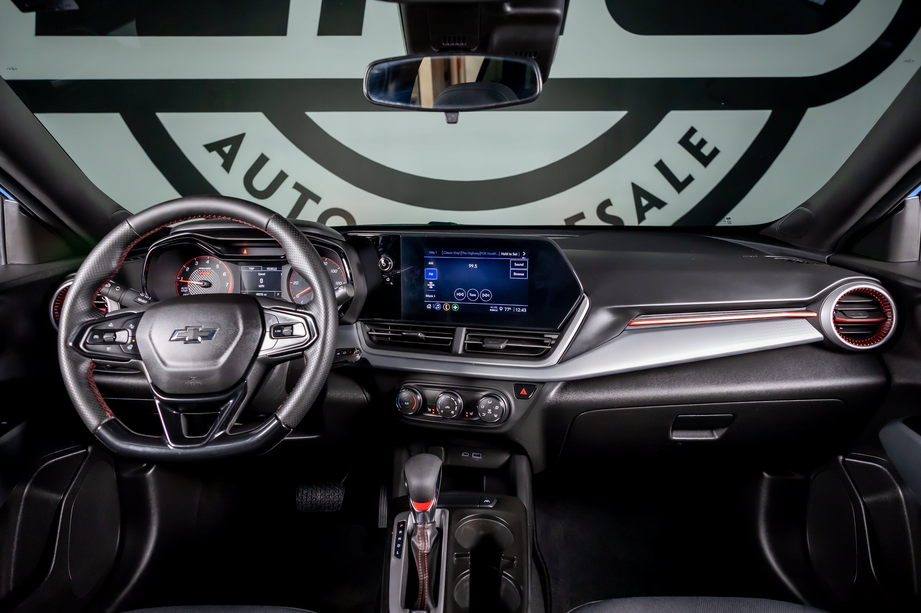 Used 2024 Chevrolet Trax RS FWD image 3