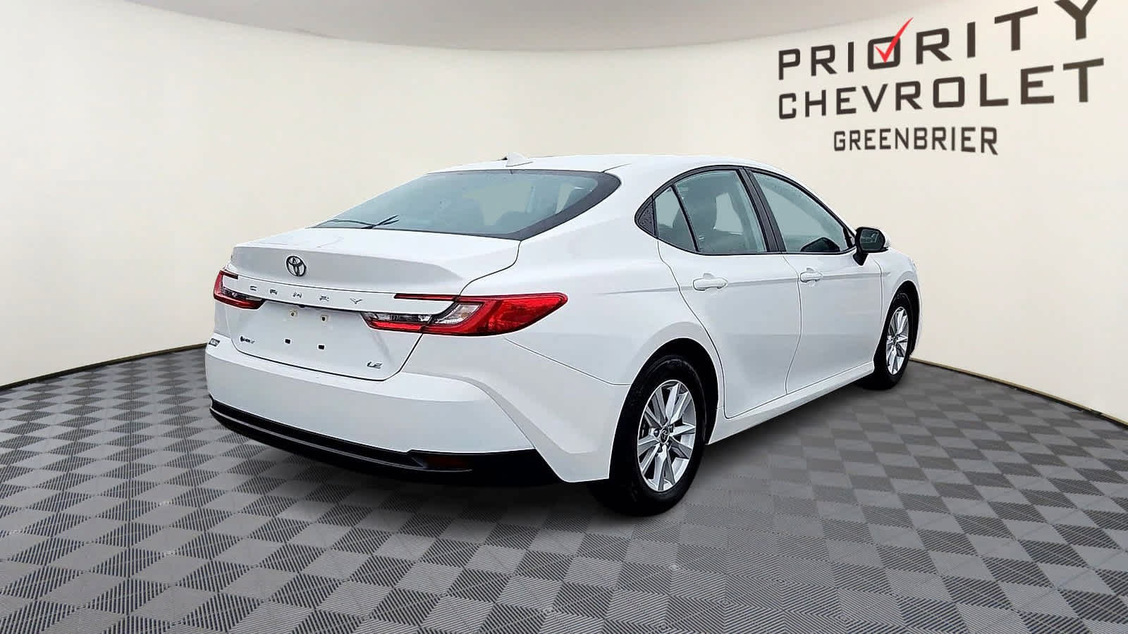 Used 2025 Toyota Camry LE FWD image 8