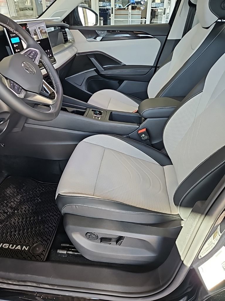 New 2026 Volkswagen Tiguan SE AWD/4WD image 28