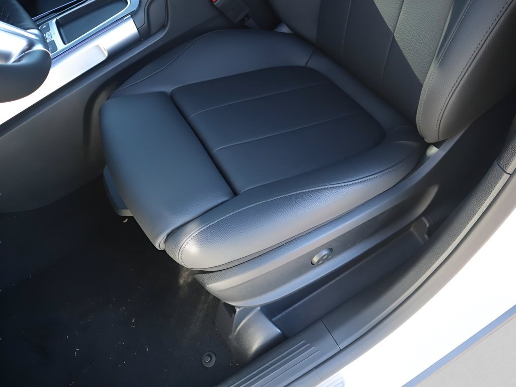 New 2026 Mercedes-Benz GLB 250 4MATIC image 30