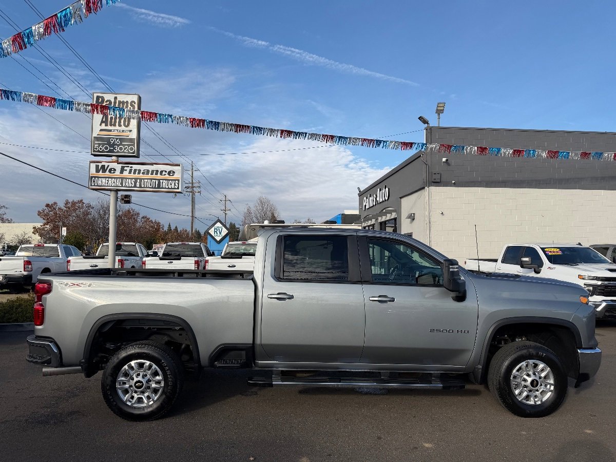 Used 2025 Chevrolet Silverado 2500 LT w/ Convenience Package image 10