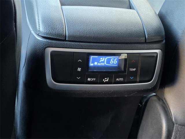 Used 2019 Toyota Highlander Limited image 12