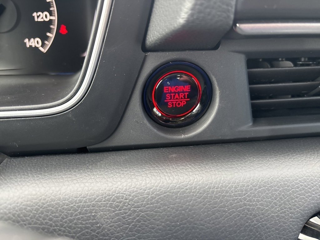 New 2025 Honda Pilot Touring image 30