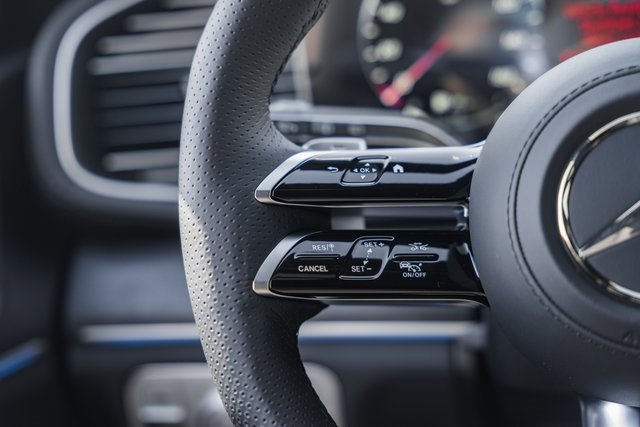 New 2026 Mercedes-Benz GLS 450 4MATIC image 32