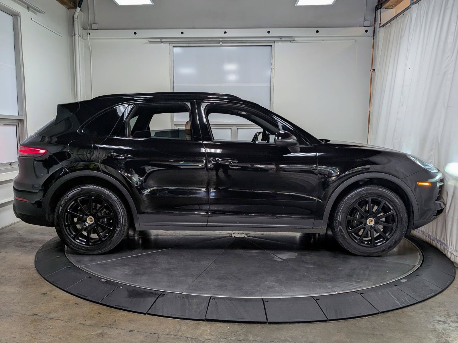 Used 2019 Porsche Cayenne AWD/4WD image 10